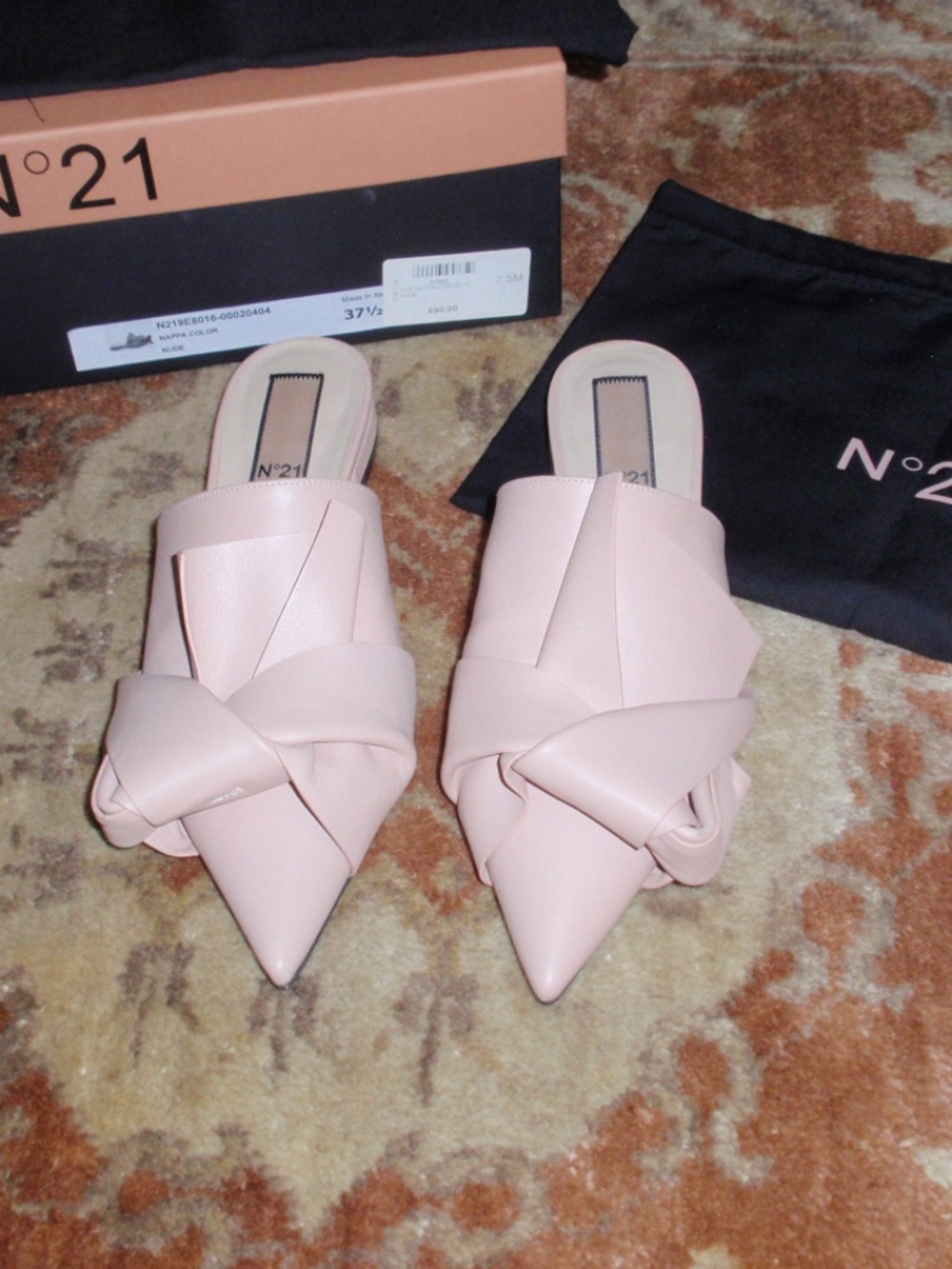 No 21 Abstract Bow Knot Leather Flat Shoes Color Nude Size 37.5